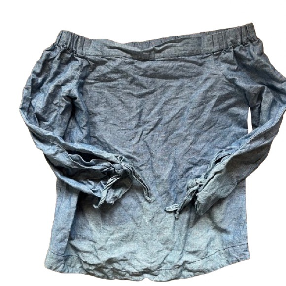 Free People Show Me Some Shoulder Chambray Top - Picture 6 of 8